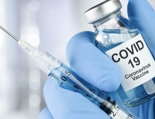 📌 Aprobada la cuarta dosis de la vacuna en España: estos son los grupos que se la pondrán